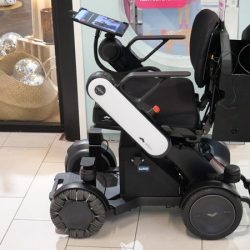 Intelligence artificielle : le GREYC développe un fauteuil roulant autonome