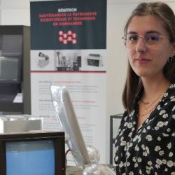Elle inventorie, vous visitez : du labo à l’expo avec Charlotte